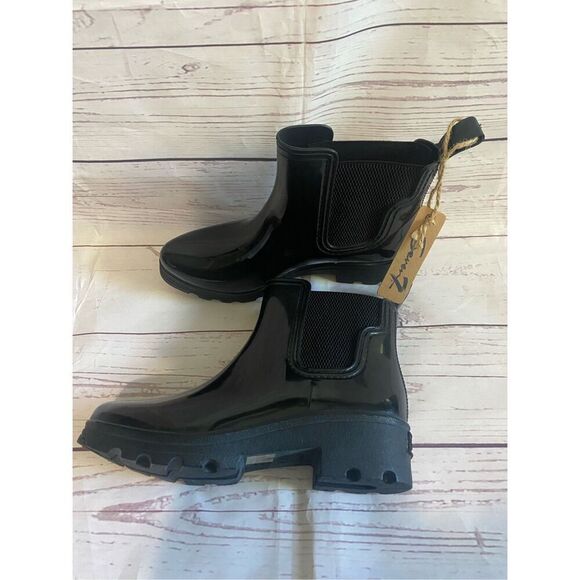 Seven7 rain boots nwt woman’s size 7 - Picture 1 of 10